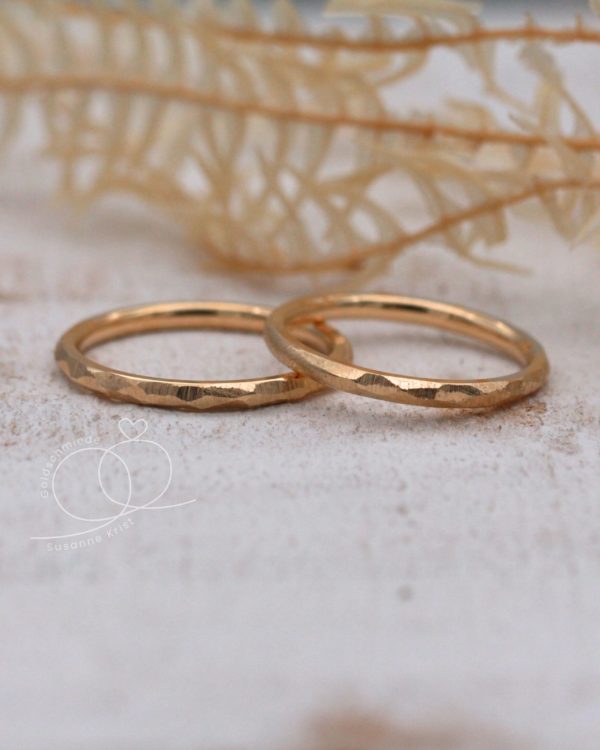Dünne Rosegold Ringe Modell Zwei Zarties Fels eismatt