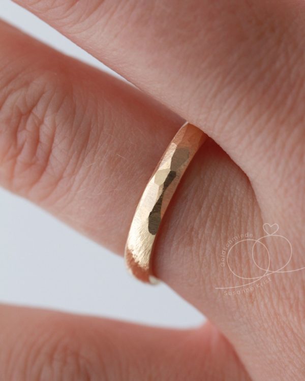 Goldtrauring mit Hammerschlag, Modell Wanderlust