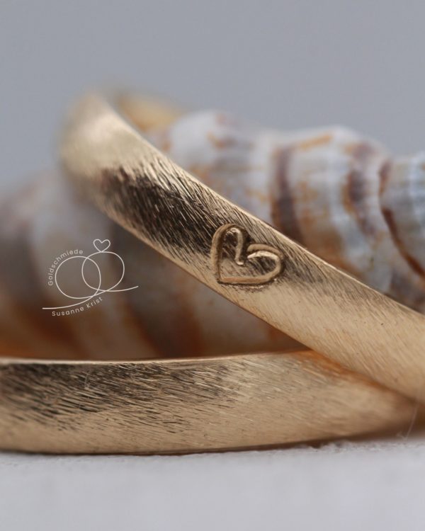 Herztrauringe aus Gold, Modell Strandliebe