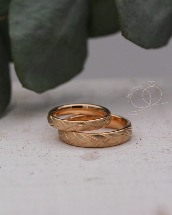 Matte Rosegoldringe schlicht mit Sanddornmuster