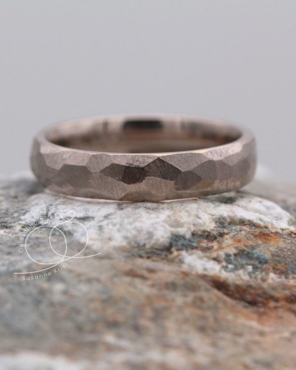 Ring Hammerschlag Weissgold