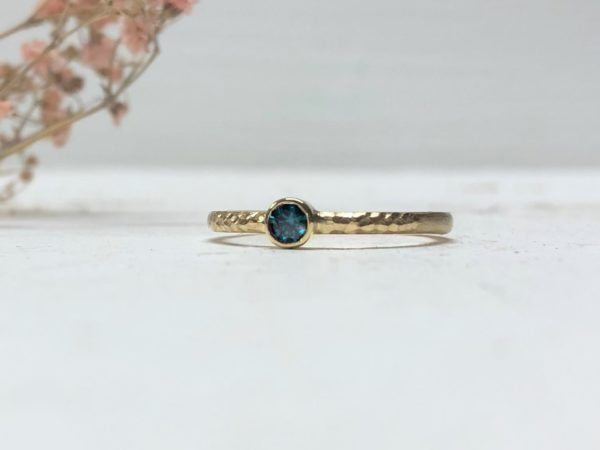 Ring mit blauem Diamant Thetes