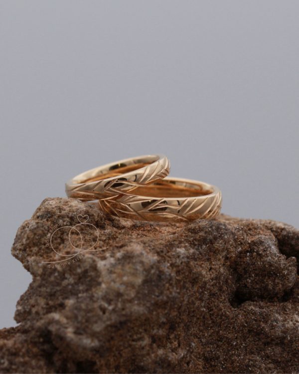 Ringe mit Baummuster aus Gold
