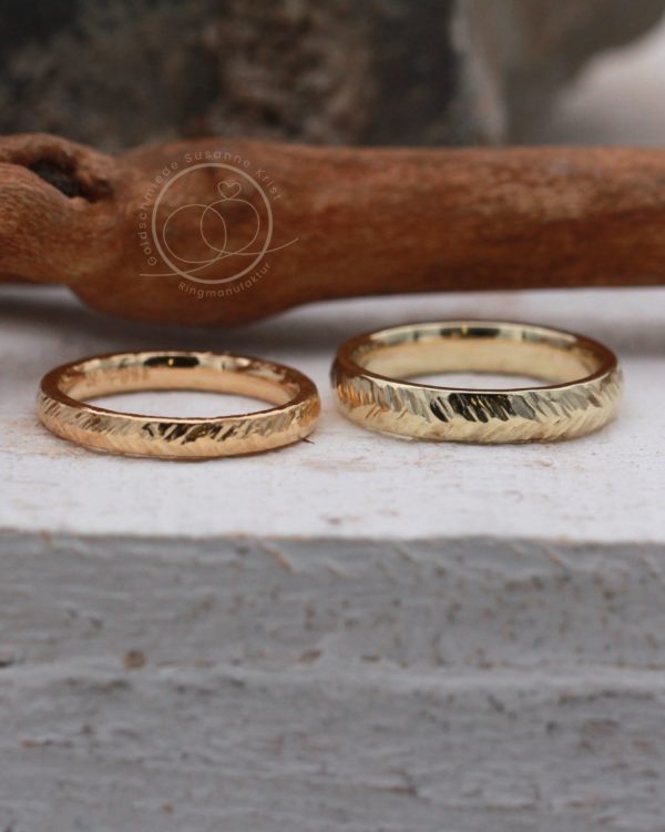 Ringe mit Blattmusterung in Rosegold und Gold